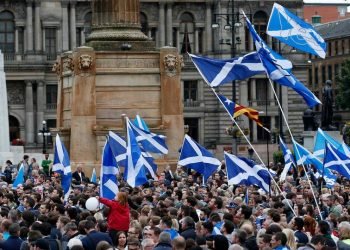 سکۆتەلەندی دوبارە ھزر د سەرخوەبوونێ دا دکەن