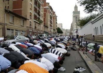 حكومه‌تا فره‌نسا 9 مزگه‌فت ژ به‌ر هزرێن توندڕه‌و داخستن