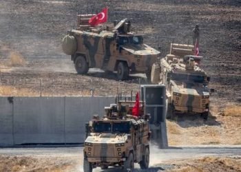 توركیا د ساله‌كێ دا پترى 11 هزار ترۆمبێلێن سه‌ربازى هنارتینه‌ سووریێ