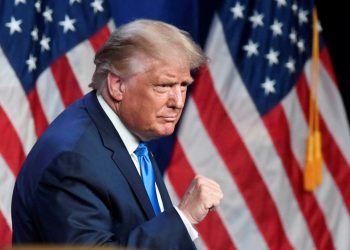 دۆنالد ترامپ: شه‌شى مەھێ دێ خوەنیشادان دەستپێکەن  