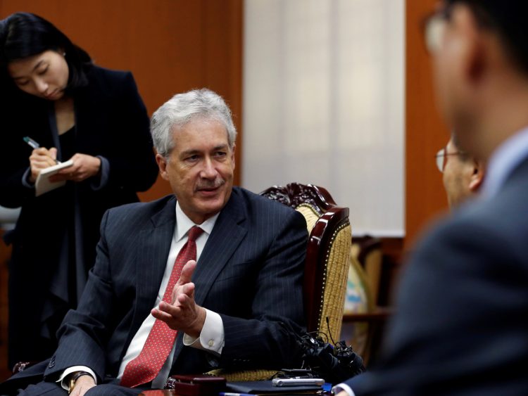 FILE PHOTO: U.S. Deputy Secretary of State William Burns (2nd L) talks with Vice Foreign Minister of South Korea Kim Kyou-hyun during their meeting at the Foreign Ministry in Seoul January 21, 2014.   REUTERS/Kim Hong-Ji/File Photo