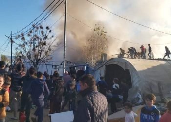 كه‌مپا چه‌م مشكۆ.. د روودانه‌كا ئاگرى دا 10 خیڤه‌ت سۆتن