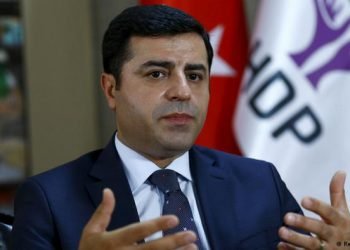 دادگه‌ها ده‌میرتاشى هات‌ پاشخستن