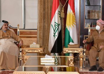 سەرۆك بارزانی دگەل شێخ و سەرۆك هۆزێن فوراتا ناڤەراست کۆم بوو