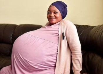 ژنه‌كێ 10 زارۆك بوون