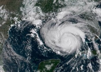 ئه‌مریكا باهۆزه‌كێ 50٪ی پێگه‌هێن په‌ترۆلێ ژ كارئێخستن