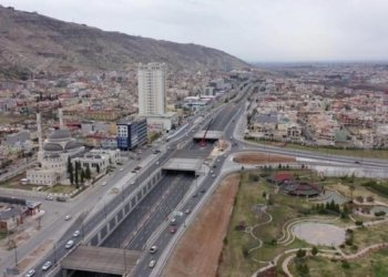 ل هەرێمێ ھەر سێ کەسان ترۆمبیلەك بەر دکەڤیت