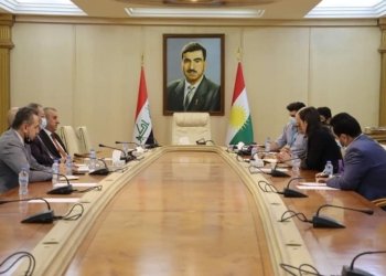 شاندەکێ رێکخراوا یونیسێف و جێگرێ پارێزگارێ دهوکێ کۆمبوو