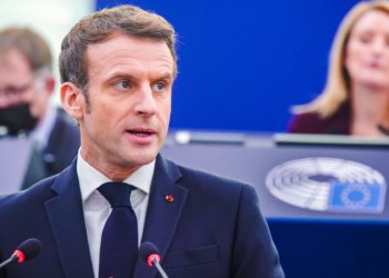 سه‌رۆكێ فره‌نسی: شه‌رێ رووسیا و ئوكراینا دێ ڤه‌كێشیت