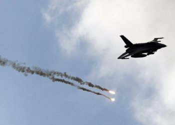 ب فروكێن اف 16 یێن عیراقی سێ چه‌كدارێن داعش هاتنه‌ كوشتن