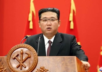 كیم جۆن ئۆن گه‌فێن ب كارئینانا چه‌كێ ئه‌تۆمی دكه‌ت