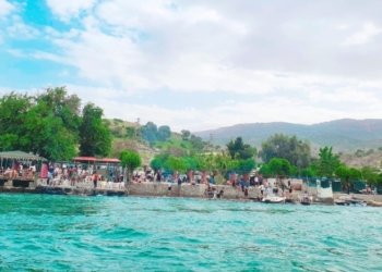 دایكه‌كێ زارۆیێ خوه‌ رزگار كر به‌لێ ئه‌و ب خوه‌ خه‌ندقی