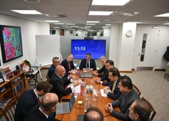 وه‌زیرێ په‌روه‌ردێ یێ حكومه‌تا هه‌رێمێ ل گه‌ل وه‌زیرێ په‌روه‌ردێ یێ بریتانیا كۆمبوو