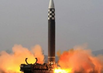 كوریا باكور موشه‌كه‌كا بالیستی ژ ده‌ریاییێ هاڤێت