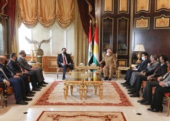 سەرۆك بارزانی پێشوازی ل شانده‌كێ په‌رلەمانتارێن سەربەخۆ یێن جڤاتا نوونه‌رێن عیراقێ كر