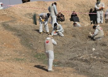 دێ دەست ب هەلدانا گۆرێن ب کۆم یێن گوندێ قنێ هێتە کرن