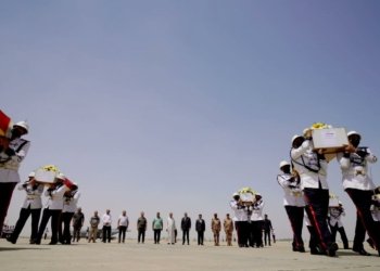 سه‌رۆك وه‌زیرێن عیراقێ پێشوازى ل ته‌رمێن شه‌هیدێن تۆپبارانا په‌ره‌خێ كر