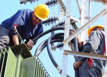 ل كەمپا دۆمیز كار بۆ دانانا وێستگەهه‌كا كاره‌بێ ب تیشكا رۆژێ دهێته‌كرن