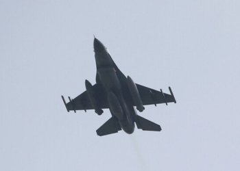 توركیا بنگه‌هه‌كێ سه‌ربازی یێ سوپایێ سووریێ بۆردومانكر