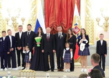 پوتین : هه‌ر ژنه‌كا رووسى 10 زارۆكان بینیت دێ خه‌لاتكه‌م