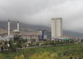 ده‌سته‌یا گه‌شتوگوزارێ جهێن گه‌شتیارى پابه‌ندى زمانێ كوردى دكه‌ت