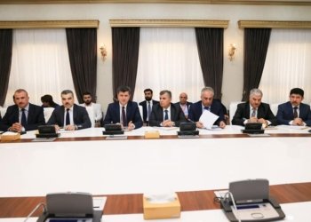 پارێزگارێ دهۆكێ دگه‌ل سه‌روك فراكسیون و ئه‌ندامێن په‌رله‌مانێ عیراقێ ژ پارێزگه‌هێن دهۆك و نه‌ینه‌وا  كۆمبوو