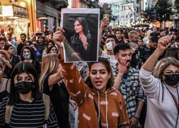 رۆیته‌رز: ل 50 باژێرێن ئیرانێ خۆنیشاندانن و هه‌تا نوكه‌ 31 كه‌س هاتینه‌ كوشتن