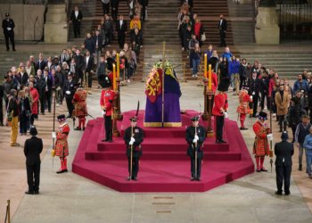 بۆچی سەرۆكێن شەش وەلاتێن دیار یێن جیهانێ بۆ رێورەسمێن ب خاكسپاردنا شاهژنا بریتانیا نەهاتنە گازیكرن ؟