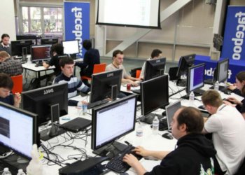 فەیسبووك دێ 1000 كارمەندێن خوە ژ كارێ وان دەرێخیت