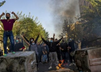 هه‌تا نوكه‌ د خۆنیشاندانێن ئیرانێ دا‌ 61 كه‌س شه‌هید بووینه‌ و 5 هزار ژی بریندار بووینه‌