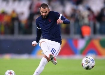 بنزیمه‌ى كاروانێ خوه‌ یێ نێڤده‌وله‌تى بدووماهى ئینا