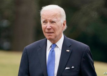 بایدن داخاز دكەت هەلگرتنا چەكی ل ئەمریكا بهێتە قەدەغەكرن