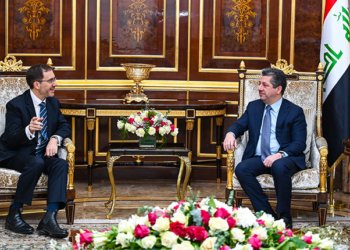 مه‌سرور بارزانى و بالیۆزێ بریتانیا ل عیراقێ ئاریشه‌یێن دناڤبه‌را هه‌رێما كوردستانێ و حكومه‌تا فیدرالیدا گوتوبێژكرن