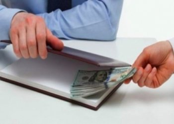 پەرلەمانتاره‌كێ عیراقی ب وه‌رگرتنا به‌رتیلی دهێته‌ تۆمەتبار كرن