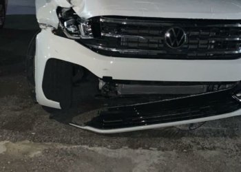 تڕۆمبێلەکێ خۆ ل پولێسەکێ هاتن و چوونێ دا و بریندار کر