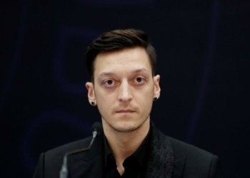 مه‌سعوود ئوزێلى كاروانێ خوه‌ یێ فوتبۆلێ بدووماهى ئینا