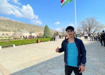 گه‌نجه‌ك د ماوێ 5 ده‌مژمێران دا ژ دێره‌لۆكێ گه‌هشته‌ سه‌ر مه‌زارێ نه‌مران بارزان