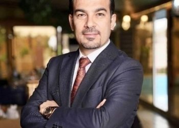 مامۆستایەکێ زانکۆیێ: پێدڤییە ھەموو لایەن پشتەڤانییا سه‌رۆكێ حكومه‌تا هه‌رێما كوردستانێ بکەن