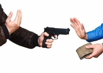 ب جلوبەرگێن ئاسایشێ دزی ژ دوو مالان کرن