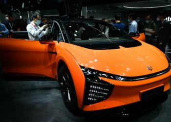 سعوديێ رێككه‌فتنه‌ك د بوارێ دروستكرنا ترۆمبێلێن كاره‌بايى دا واژوو كر