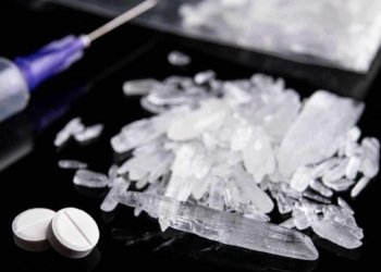 بازرگانه‌كێ ماده‌یێن بێهۆشكه‌ر ب 15 كیلۆیێن كریستیالیڤه‌ هاته‌ گرتن