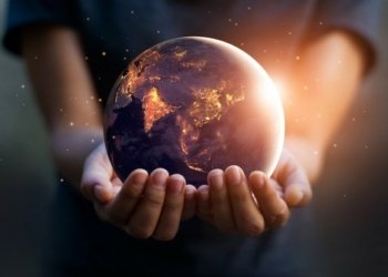 وەزیرەكێ ساخلەمییێ ژ ئەگەرێ خەلەتییەكا پزیشكی گیانێ خۆ ژ دەستدا