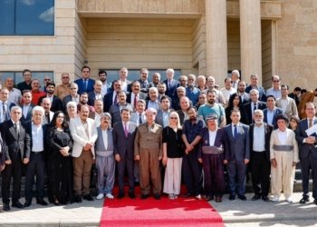 سه‌رۆك بارزانى پێشوازى ل هژماره‌كا هونه‌رمه‌ندێن كوردستانێ كر