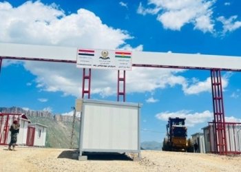 رۆژانه‌ نێزیکی 300 کەسان ھاتنوچوونێ ل خالا سنوورییا زێتێ دکەن
