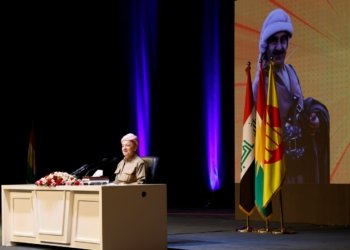 سه‌رۆك بارزانى دگه‌ل رێكخستنێن حزبییێن پارتى ل ده‌ڤه‌را بادینان كۆمبوو