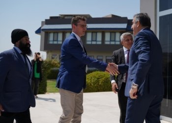 شاندەکێ پەرلەمانتارێن کەنەدا سەرەدانا زانکۆیا دهۆک دكەت