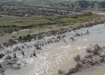 سنێله‌‌ك د رووبارێ خازری دا خه‌ندقى