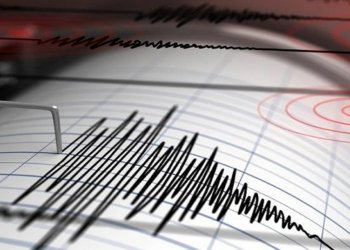 ئه‌ردهه‌ژه‌كێ ئامه‌د هه‌ژاند