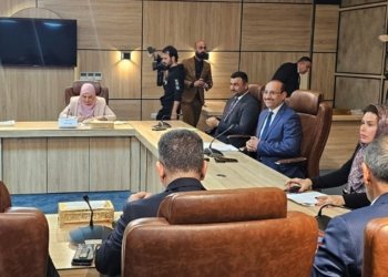 وەزیرا داراییا عێراقێ ل گەل لژنا داراییا پەرلەمانی کۆمبوو