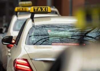 هەوا پێرابوونێن یاسایی بەرامبەر ترومبێلێن تەکسی یێن بێ لۆگۆدەستپێکر